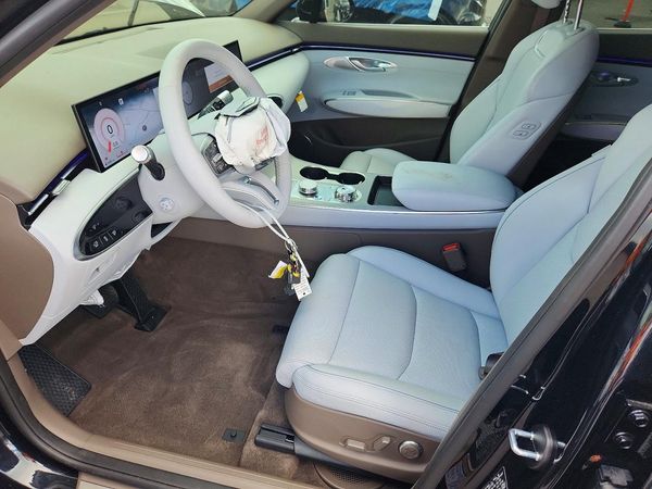2026 GENESIS GV70
