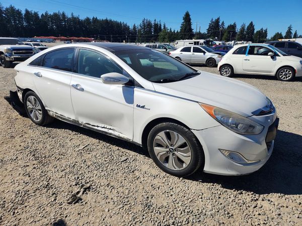 2013 HYUNDAI SONATA Hybrid / Hybrid Limited