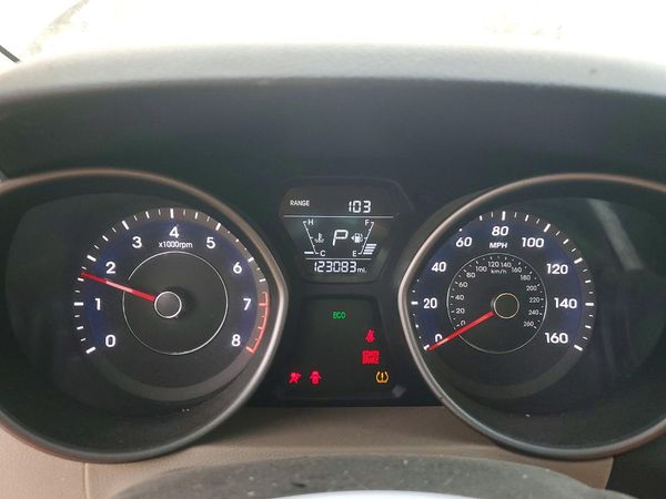 2014 HYUNDAI ELANTRA GLS(Middle)