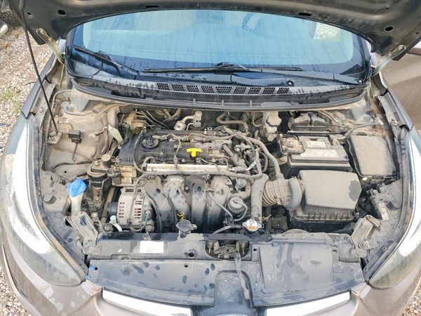 2014 HYUNDAI ELANTRA GLS(Middle)