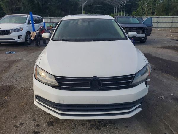 2017 VOLKSWAGEN JETTA SE