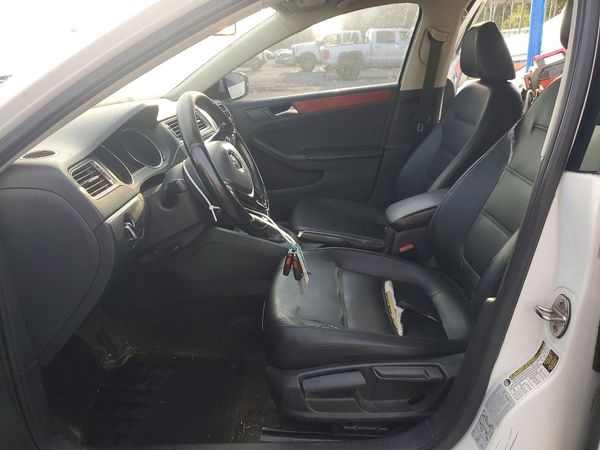 2017 VOLKSWAGEN JETTA SE
