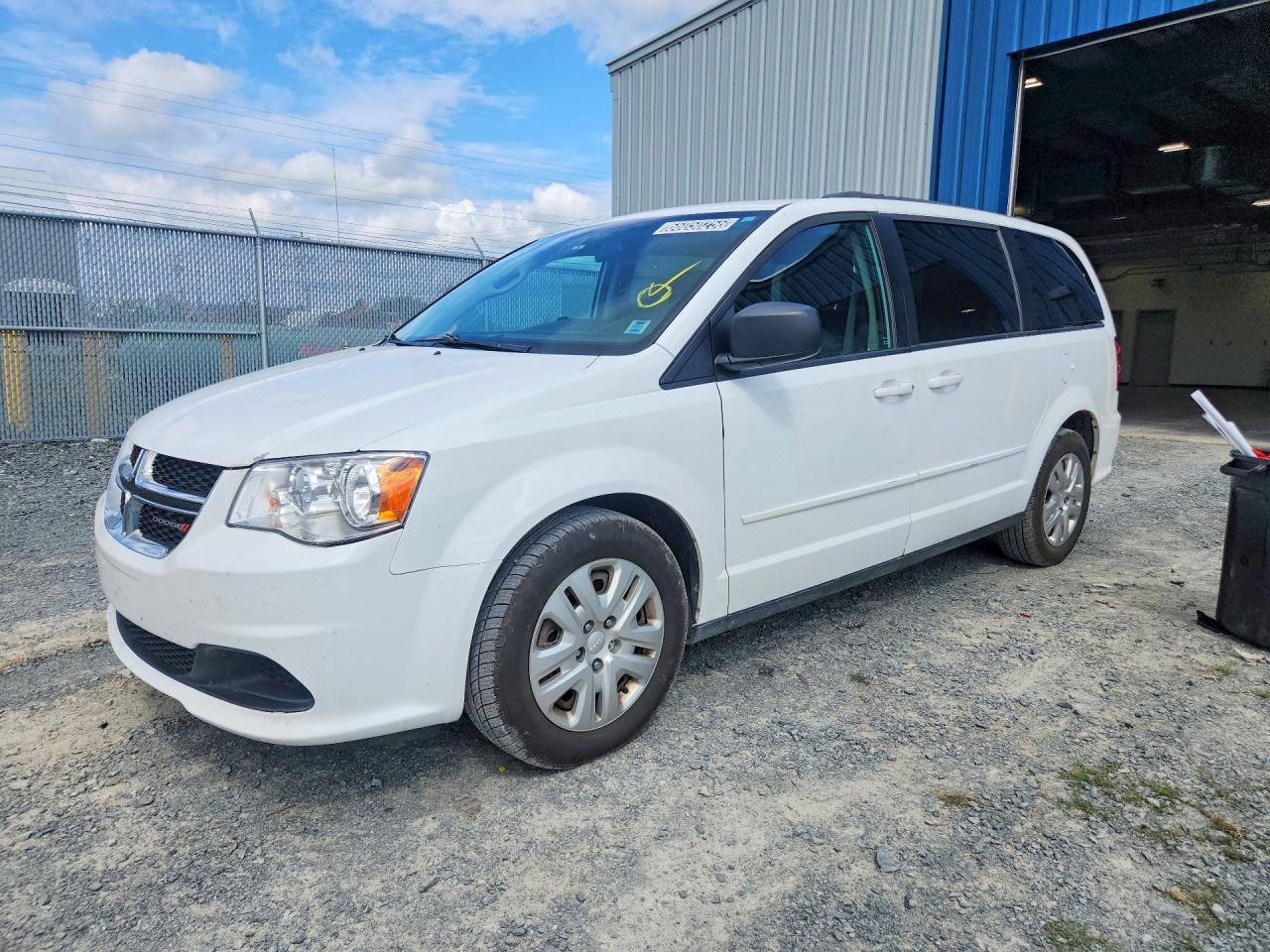 2016 DODGE CARAVAN SE — Front 3/4