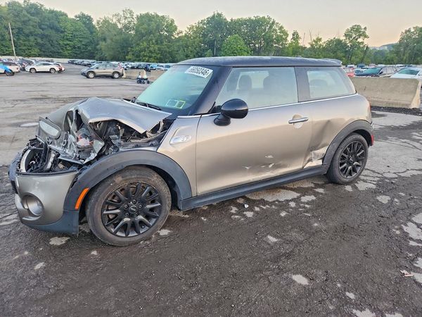 2017 MINI COOPER