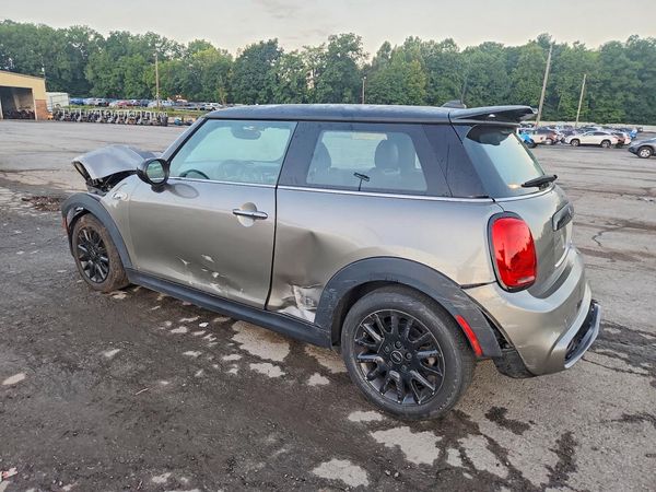 2017 MINI COOPER