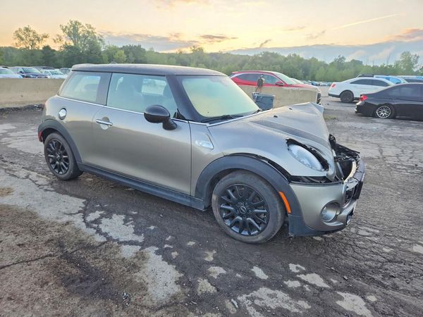 2017 MINI COOPER