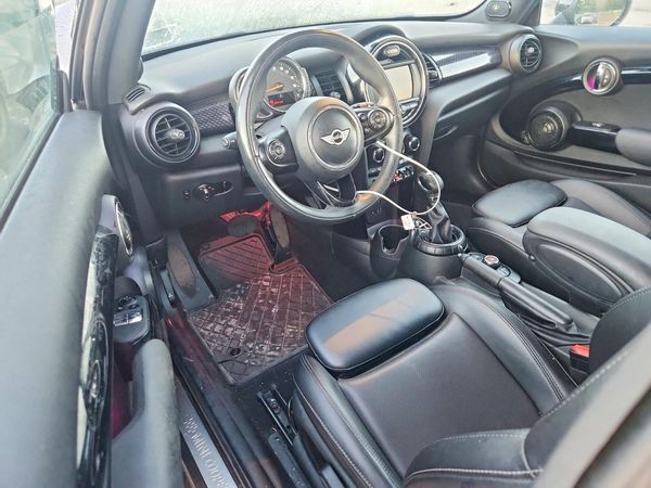 2017 MINI COOPER