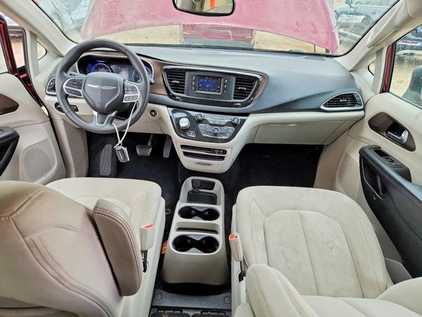 2017 CHRYSLER PACIFICA LX