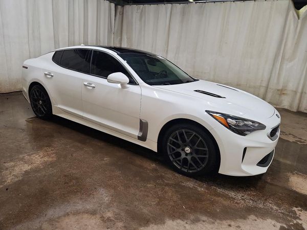 2019 KIA STINGER Premium — Passenger 3/4