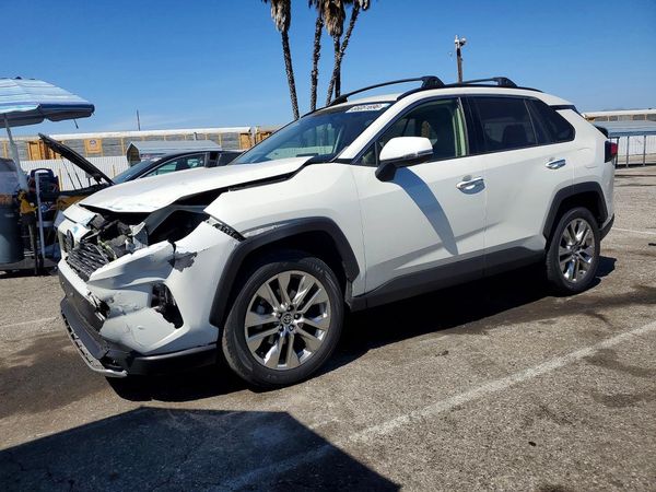 2020 TOYOTA RAV4 Limited