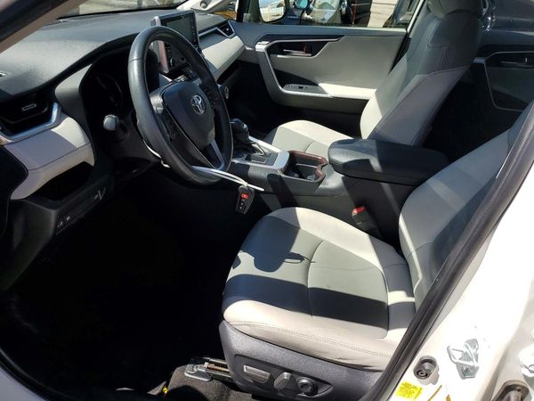 2020 TOYOTA RAV4 Limited