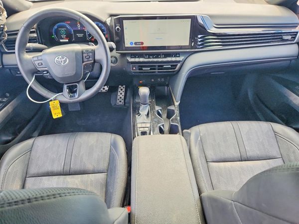 2025 TOYOTA CAMRY