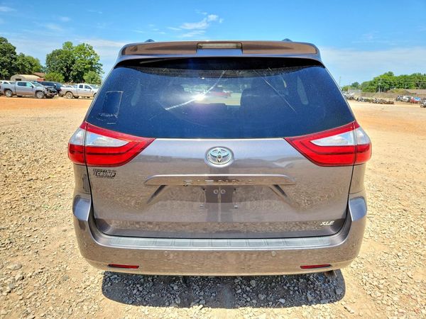 2015 TOYOTA SIENNA
