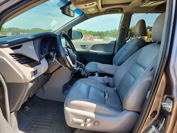 2015 TOYOTA SIENNA