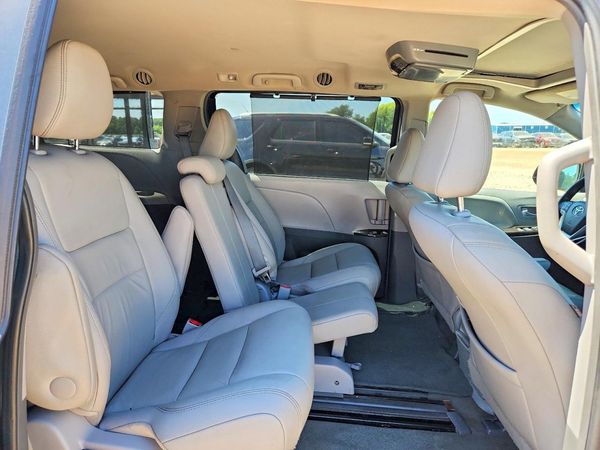 2015 TOYOTA SIENNA
