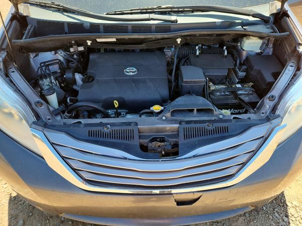 2015 TOYOTA SIENNA