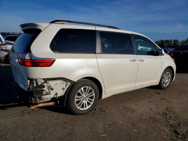 2016 TOYOTA SIENNA