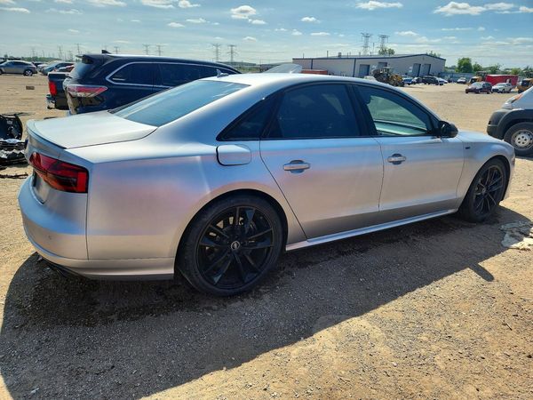2016 AUDI S8 quattro Plus