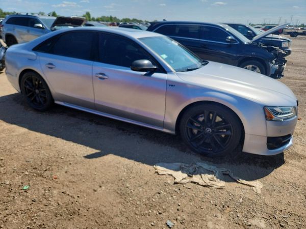 2016 AUDI S8 quattro Plus