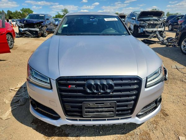 2016 AUDI S8 quattro Plus