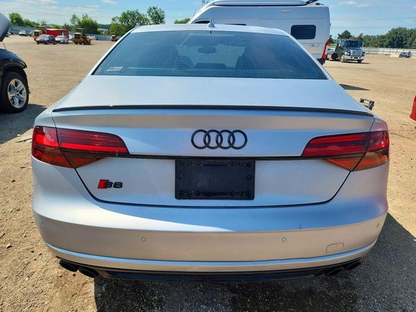 2016 AUDI S8 quattro Plus