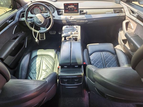 2016 AUDI S8 quattro Plus