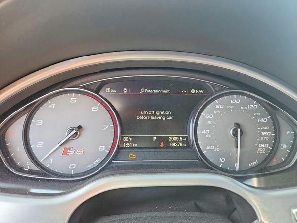 2016 AUDI S8 quattro Plus