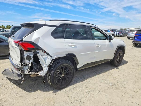 2022 TOYOTA RAV4 SE
