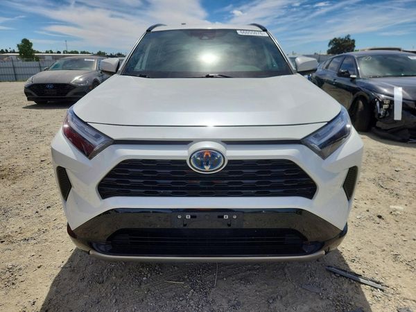 2022 TOYOTA RAV4 SE