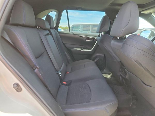 2022 TOYOTA RAV4 SE