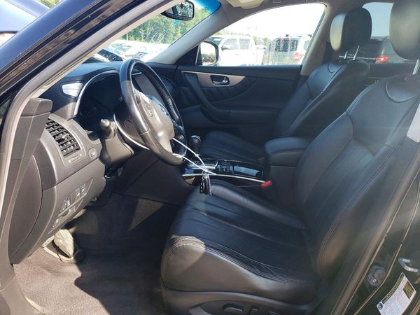 2016 INFINITI QX70