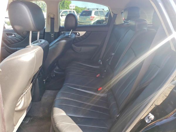 2016 INFINITI QX70