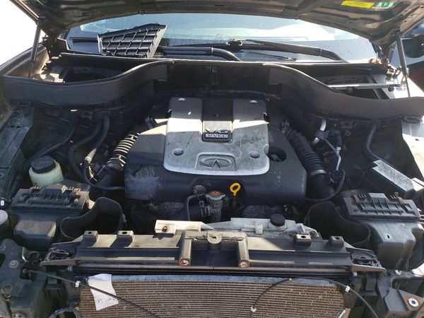 2016 INFINITI QX70