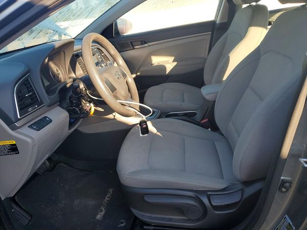 2017 HYUNDAI ELANTRA SE Base — DENT