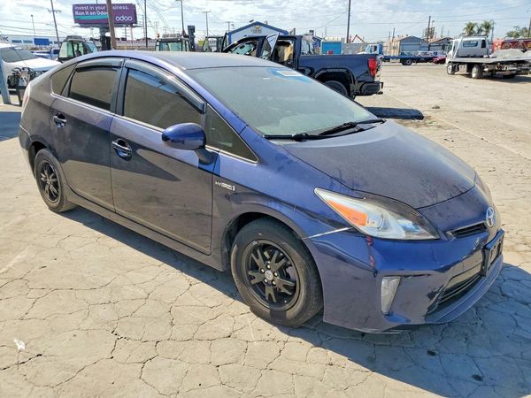 2015 TOYOTA PRIUS