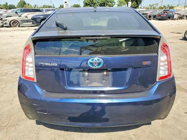 2015 TOYOTA PRIUS