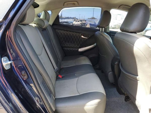 2015 TOYOTA PRIUS
