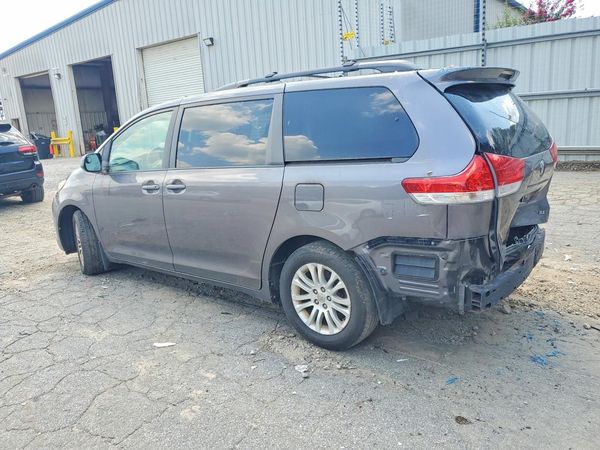 2014 TOYOTA SIENNA — DSRA