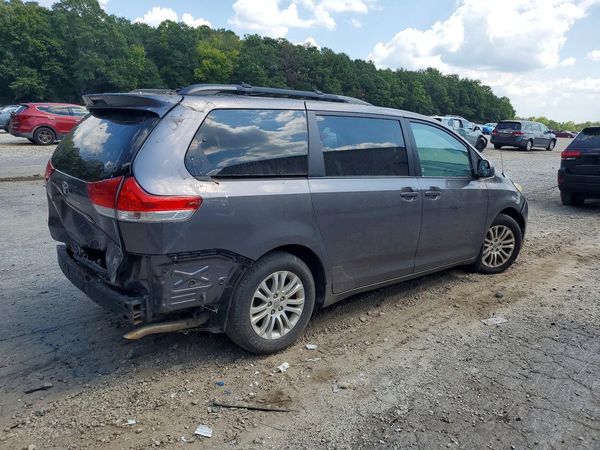 2014 TOYOTA SIENNA — PSRA