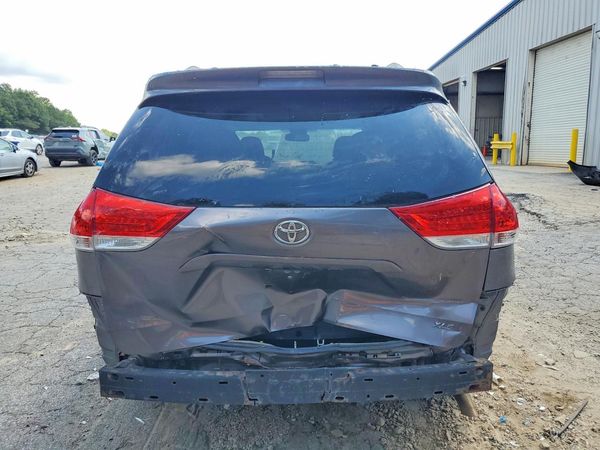 2014 TOYOTA SIENNA — DIRR