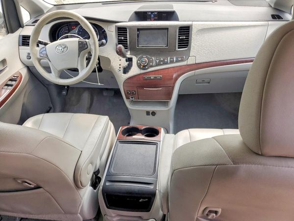2014 TOYOTA SIENNA — CKPT