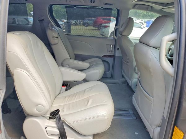 2014 TOYOTA SIENNA — PSRS