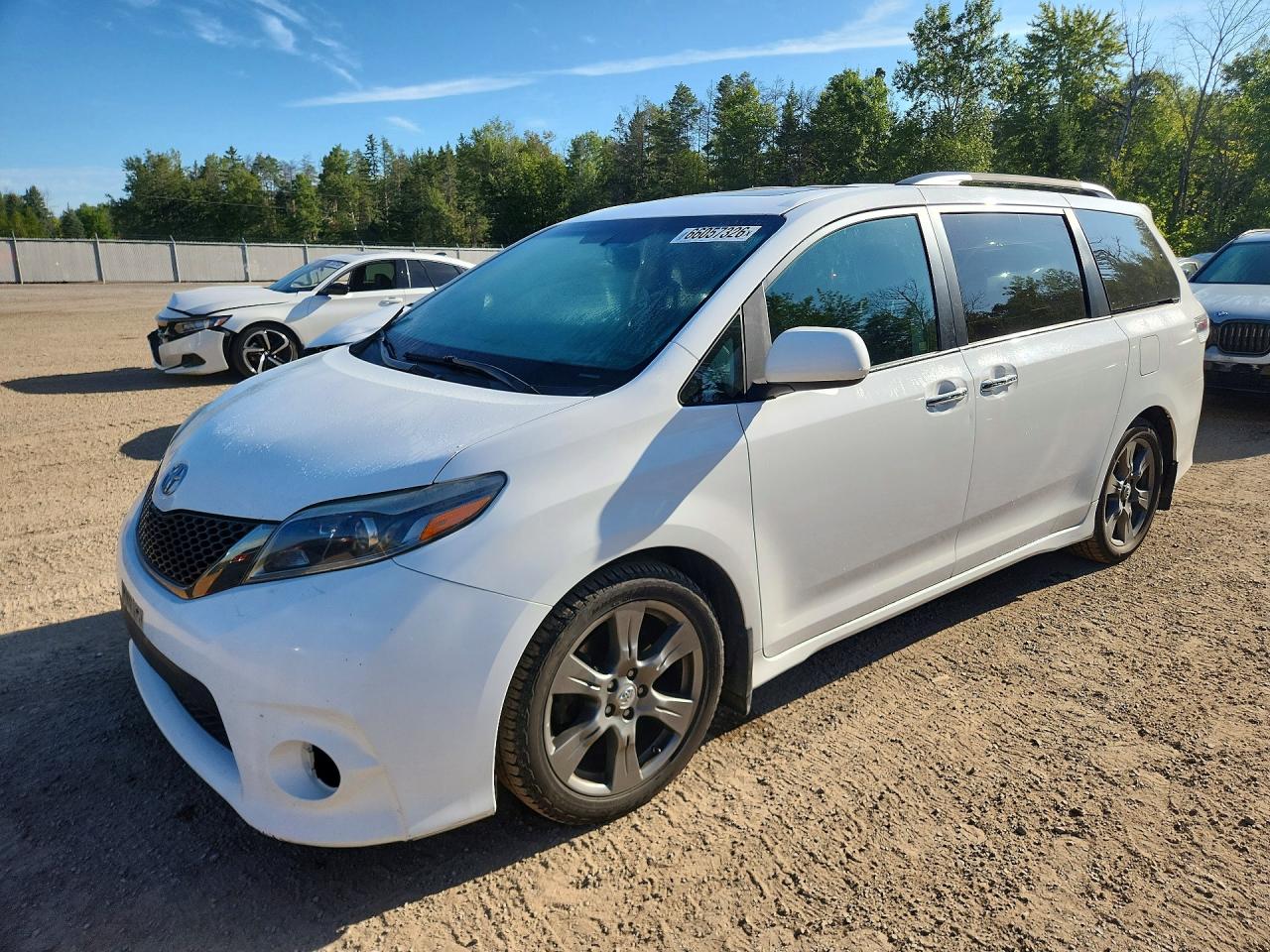 2017 TOYOTA SIENNA SE/SE Premium