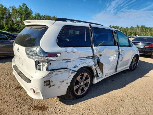 2017 TOYOTA SIENNA SE/SE Premium