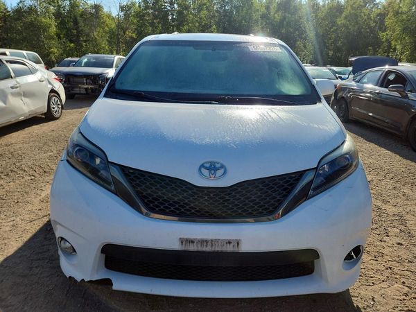 2017 TOYOTA SIENNA SE/SE Premium