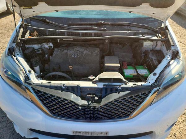 2017 TOYOTA SIENNA SE/SE Premium