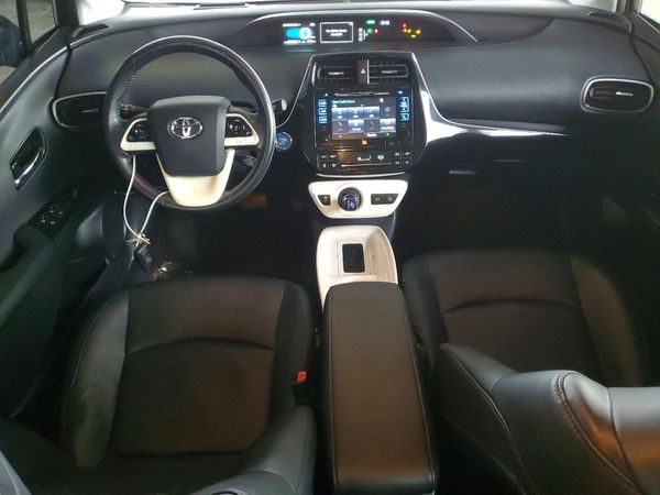 2016 TOYOTA PRIUS