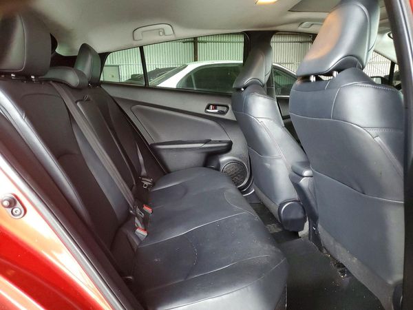 2016 TOYOTA PRIUS