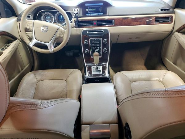 2012 VOLVO XC70