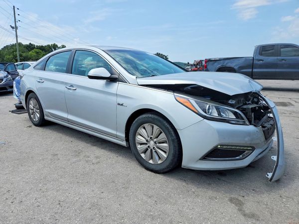 2017 HYUNDAI SONATA SE — Passenger 3/4